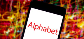 Auf dem Bild ist das Alphabet Logo auf einem Handybildschirm zu sehen.