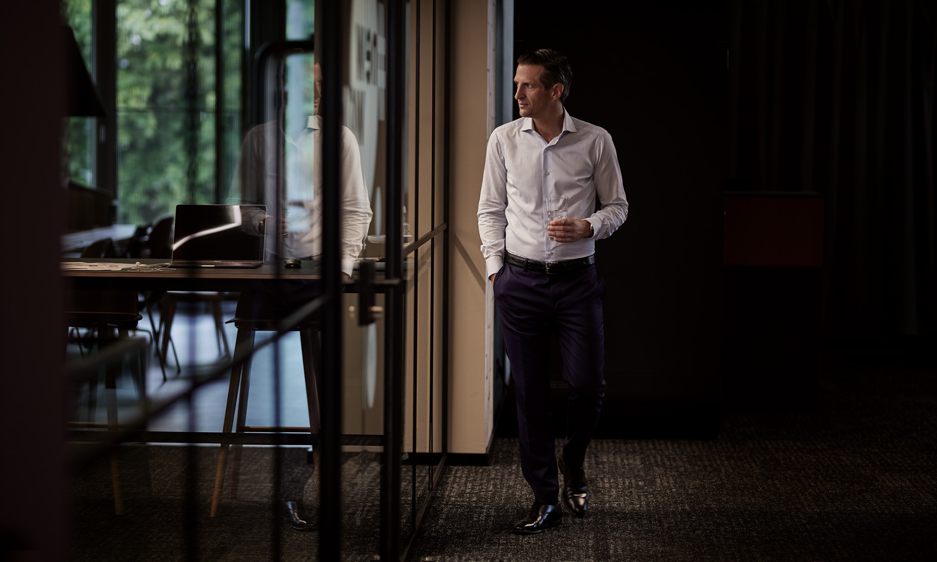 Auf dem Bild ist Dominikus Wagner, der Mitgründer und Fondsmanager von Wagner und Florack zu sehen